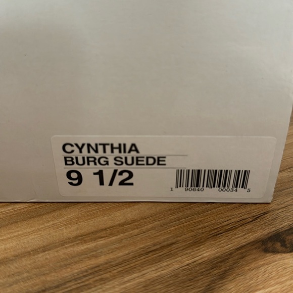 Steve Madden Round-Toe Burgundy Suede Booties - Picture 7 of 8